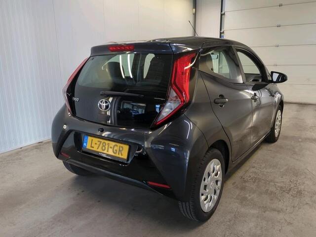Toyota AYGO 1.0 VVT-i x-Play, Camera! Carplay! VERWACHT!!