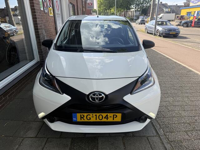 Toyota AYGO 1.0 VVT-i x-fun | airco | elektrische ramen |