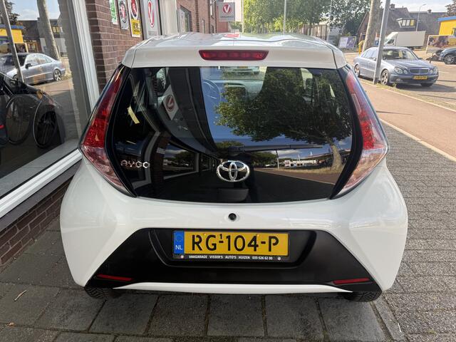 Toyota AYGO 1.0 VVT-i x-fun | airco | elektrische ramen |