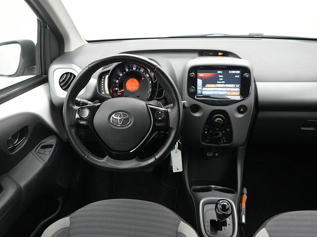 Toyota AYGO 1.0 VVT-i x-play Automaat | Parkeercamera | Apple Carplay-Android Auto |
