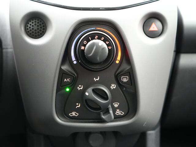 Toyota AYGO 1.0 VVT-i x-play Automaat | Parkeercamera | Apple Carplay-Android Auto |