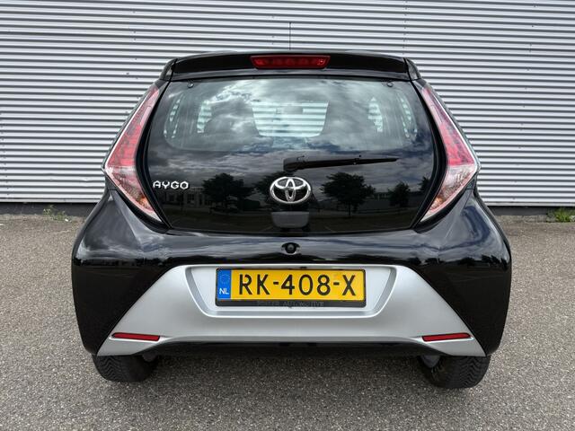 Toyota AYGO 1.0 VVT-i x-play NAP 1e eigenaar Carplay Camera 15" Lichtmetaal Airco 5-drs