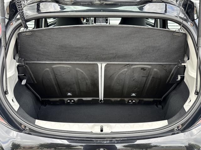 Toyota AYGO 1.0 VVT-i x-play NAP 1e eigenaar Carplay Camera 15" Lichtmetaal Airco 5-drs