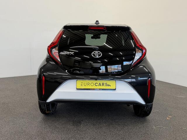 Toyota AYGO X 1.0 VVT-i Automaat Pulse Navigatie Apple Carplay/Android Auto Camera 17" Lichtmetalen Velgen Climate Control Adaptive Cruise Control Two Tone