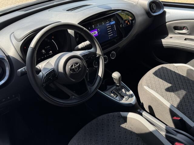 Toyota AYGO X 1.0VVT-i Aut. Teamplayer/Stoelverw/Cruise contr/Lane ass/Apple carpl/