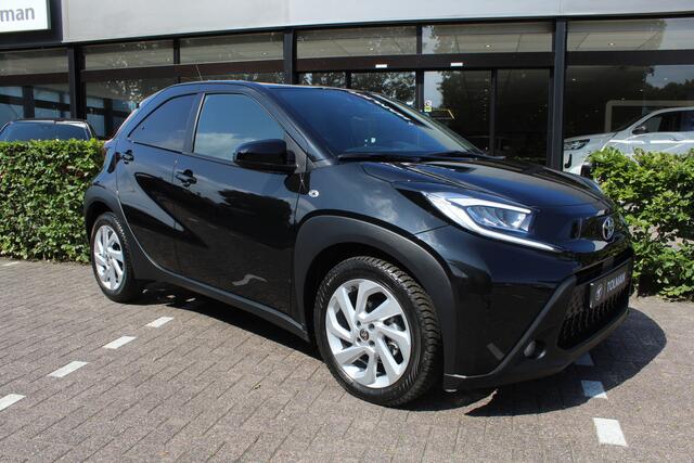 Toyota AYGO X 1.0 VVT-i MT first | Rijklaar | Stoelverw. | Clima | LED | Apple/Android | Privacy glass | LM-velgen | All-seasons