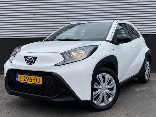 Toyota AYGO X 1.0 VVT-i MT Play Nette auto, zeer lage KM stand, navigatie Apple CarPlay/Android Auto, adaptieve cruise control, camera