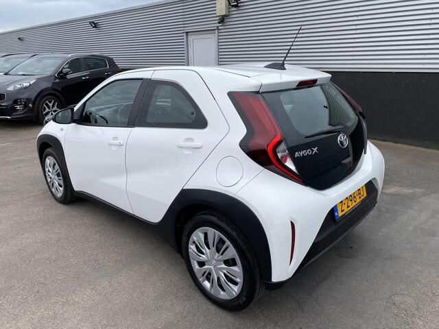 Toyota AYGO X 1.0 VVT-i MT Play Nette auto, zeer lage KM stand, navigatie Apple CarPlay/Android Auto, adaptieve cruise control, camera