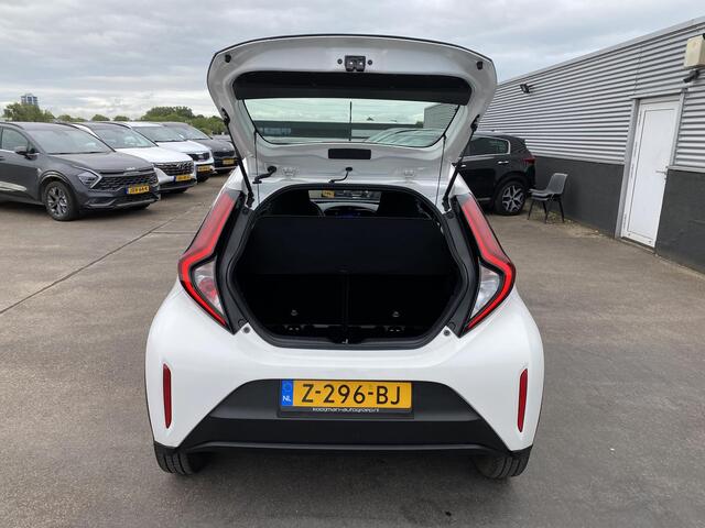 Toyota AYGO X 1.0 VVT-i MT Play Nette auto, zeer lage KM stand, navigatie Apple CarPlay/Android Auto, adaptieve cruise control, camera