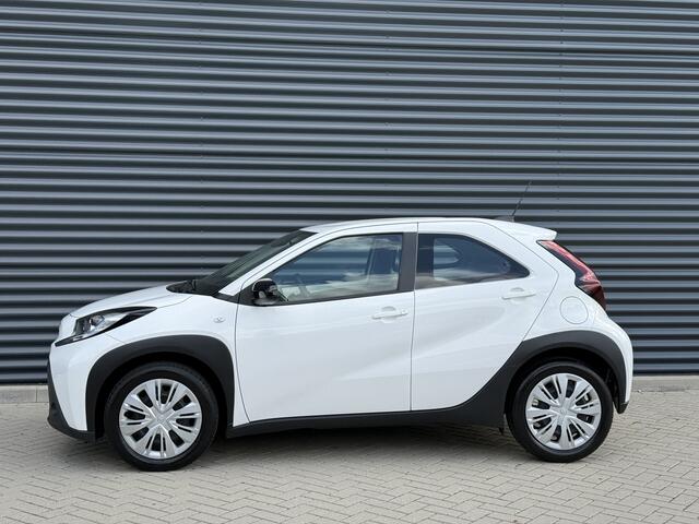 Toyota AYGO X 1.0 VVT-i MT Play Apple/Camera