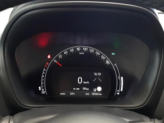 Toyota AYGO X 1.0 VVT-i MT Envy | BTW Voertuig | Dealer onderhouden | JBL | Climate Control | Cruise Control Adaptive | Fietsendragerbeugel | Draadloze telefoonlader | Apple CarPlay/Android Auto |