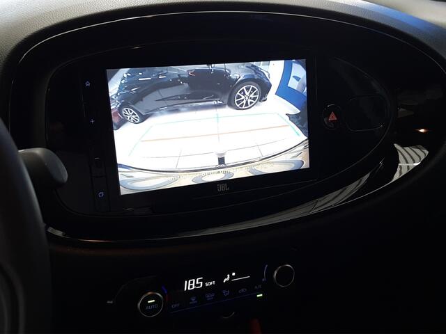 Toyota AYGO X 1.0 VVT-i MT Envy | BTW Voertuig | Dealer onderhouden | JBL | Climate Control | Cruise Control Adaptive | Fietsendragerbeugel | Draadloze telefoonlader | Apple CarPlay/Android Auto |