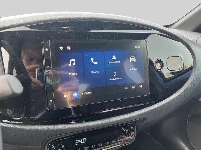 Toyota AYGO X Hybrid 115 Black Edition | Stoelverwarming | Park. Sensoren | AC