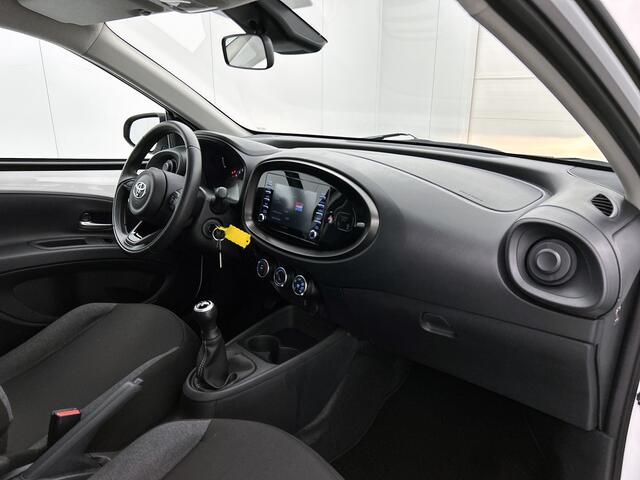Toyota AYGO X 1.0 VVT-i MT Play | BTW voertuig | 1e Eigenaar | NIEUW GELEVERD & ONDERHOUDEN | Apple Carplay / Android Auto | Airco | Achteruitrijcamera | Elektrische ramen voor | Elektrische buitenspiegels |
