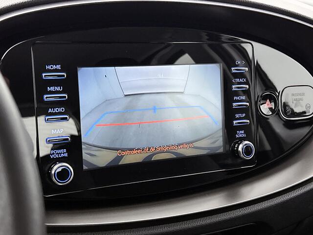 Toyota AYGO X 1.0 VVT-i MT Play | BTW voertuig | 1e Eigenaar | NIEUW GELEVERD & ONDERHOUDEN | Apple Carplay / Android Auto | Airco | Achteruitrijcamera | Elektrische ramen voor | Elektrische buitenspiegels |