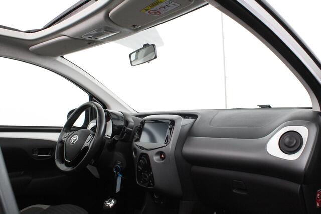 Toyota AYGO 1.0 VVT-i x-joy > Schuifdak/Camera/Navigatie via (Apple CarPlay / Android Auto)