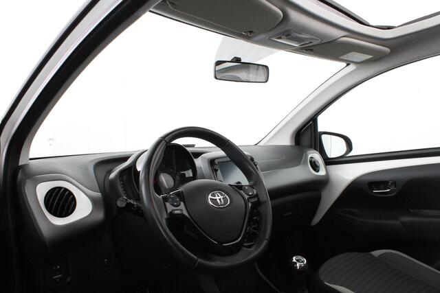 Toyota AYGO 1.0 VVT-i x-joy > Schuifdak/Camera/Navigatie via (Apple CarPlay / Android Auto)