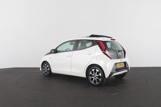 Toyota AYGO 1.0 VVT-i x-joy > Schuifdak/Camera/Navigatie via (Apple CarPlay / Android Auto)