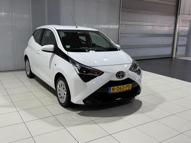 Toyota AYGO 1.0 VVT-i x-play limited | Navigatie systeem | All season banden | Apple carplay/anroid auto | Airco | BTW Auto |