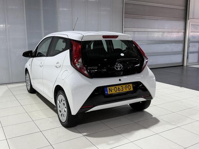 Toyota AYGO 1.0 VVT-i x-play limited | Navigatie systeem | All season banden | Apple carplay/anroid auto | Airco | BTW Auto |