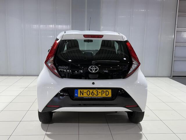 Toyota AYGO 1.0 VVT-i x-play limited | Navigatie systeem | All season banden | Apple carplay/anroid auto | Airco | BTW Auto |