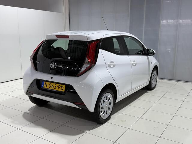 Toyota AYGO 1.0 VVT-i x-play limited | Navigatie systeem | All season banden | Apple carplay/anroid auto | Airco | BTW Auto |