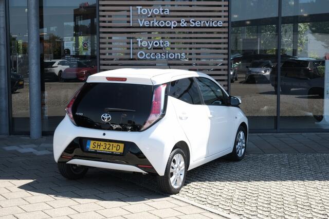 Toyota AYGO 1.0 VVT-i x-joy