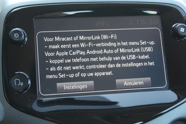 Toyota AYGO 1.0 VVT-i x-play | Rijklaar | Apple/Android | Camera | DAB | Airco | Dealer onderhouden | NL-auto