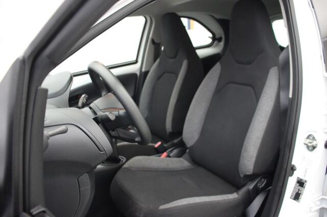 Toyota AYGO 1.0 VVT-i MT - Carplay, Adaptive Cruise, Airco