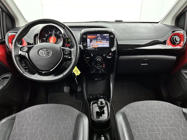 Toyota AYGO 1.0 VVT-i x-cite *automaat | Parkeersensoren voor+achter | Half lederen bekleding | Airco | Apple CarPlay/Android Auto |