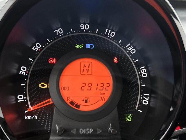 Toyota AYGO 1.0 VVT-i x-cite *automaat | Parkeersensoren voor+achter | Half lederen bekleding | Airco | Apple CarPlay/Android Auto |