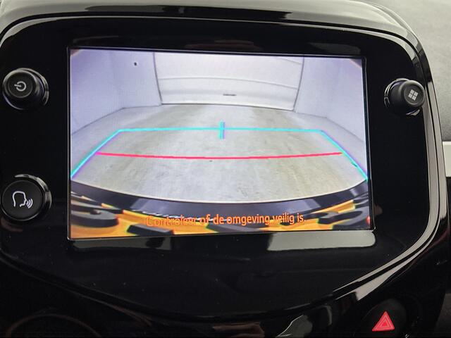 Toyota AYGO 1.0 VVT-i x-cite *automaat | Parkeersensoren voor+achter | Half lederen bekleding | Airco | Apple CarPlay/Android Auto |