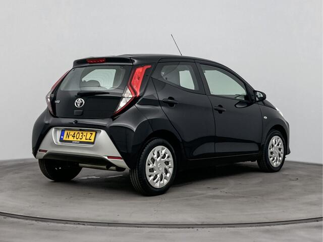 Toyota AYGO 1.0 VVT-i x-play | Apple Carplay-Android Auto | Parkeercamera |