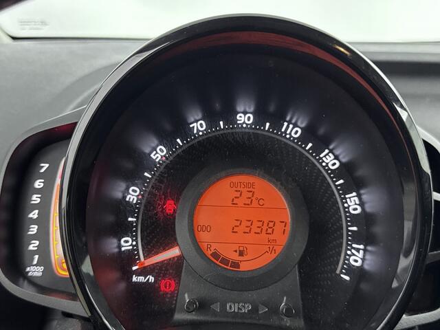 Toyota AYGO 1.0 VVT-i x-play | Apple Carplay-Android Auto | Parkeercamera |