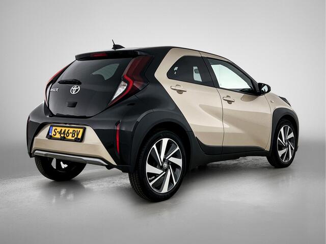 Toyota AYGO X 1.0 VVT-i S-CVT Envy Automaat | Navigatie | JBL Soundsystem | Draadloos Opladen | Climate Control | Apple Carplay/Android Auto |