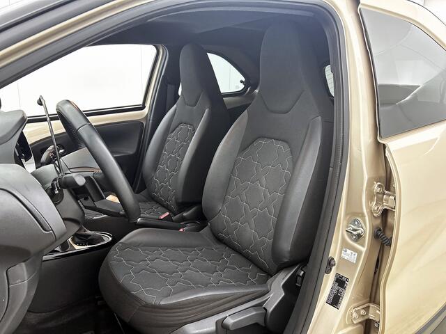 Toyota AYGO X 1.0 VVT-i S-CVT Envy Automaat | Navigatie | JBL Soundsystem | Draadloos Opladen | Climate Control | Apple Carplay/Android Auto |