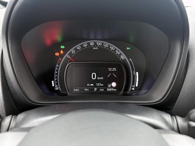 Toyota AYGO X 1.0 VVT-i S-CVT Envy Automaat | Navigatie | JBL Soundsystem | Draadloos Opladen | Climate Control | Apple Carplay/Android Auto |