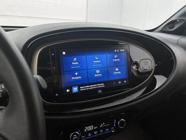 Toyota AYGO X 1.0 VVT-i S-CVT Envy Automaat | Navigatie | JBL Soundsystem | Draadloos Opladen | Climate Control | Apple Carplay/Android Auto |