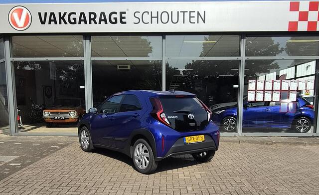 Toyota AYGO X 1.0 VVT-i MT first|Apple|17 inch|Camera