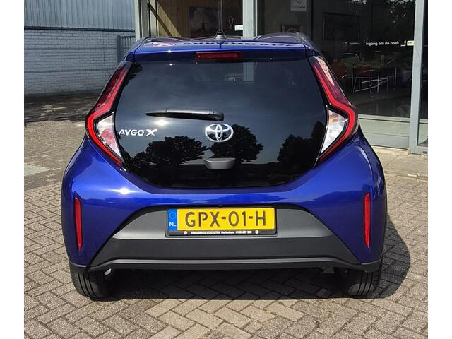 Toyota AYGO X 1.0 VVT-i MT first|Apple|17 inch|Camera
