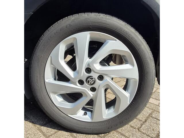 Toyota AYGO X 1.0 VVT-i MT first|Apple|17 inch|Camera