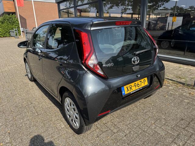 Toyota AYGO 1.0 VVT-i x-play AIRCO-CAMERA-5DRS