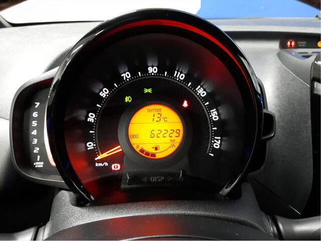 Toyota AYGO 1.0 VVT-i x-cite ultimate | Climate Control | Apple CarPlay/Android Auto | Achteruitrijcamera | Automatische verlichting | Achteruitrijcamera | Elektrische ramen voor | Elektrisch verstelbare spiegels |
