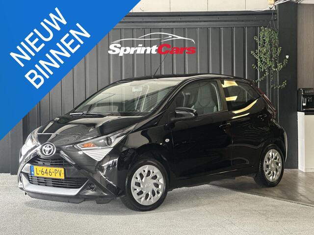 Toyota AYGO 1.0 VVT-i x-play | Achteruitrijcamera | Carplay | Airco | Cruise Control | Hill Hold Functie |