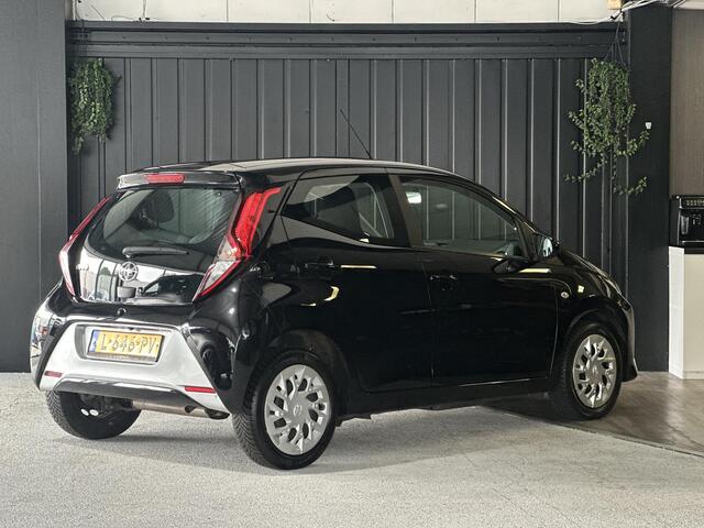 Toyota AYGO 1.0 VVT-i x-play | Achteruitrijcamera | Carplay | Airco | Cruise Control | Hill Hold Functie |