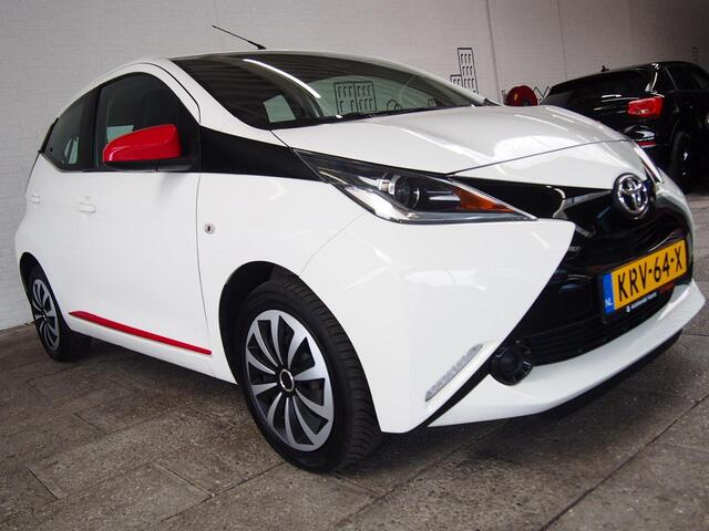 Toyota AYGO 1.0 VVT-i x-play (APK:Nieuw) Incl.Garantie