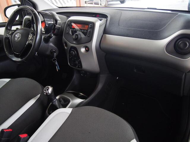 Toyota AYGO 1.0 VVT-i x-play (APK:Nieuw) Incl.Garantie