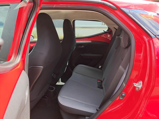 Toyota AYGO 1.0 VVT-i x-play Automaat