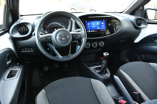 Toyota AYGO X 1.0 VVT-i MT Play 72pk | Cruise control adaptief | Apple Carplay/Android Auto | Achteruitrijcamera |