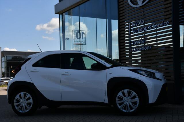 Toyota AYGO X 1.0 VVT-i MT Play 72pk | Cruise control adaptief | Apple Carplay/Android Auto | Achteruitrijcamera |